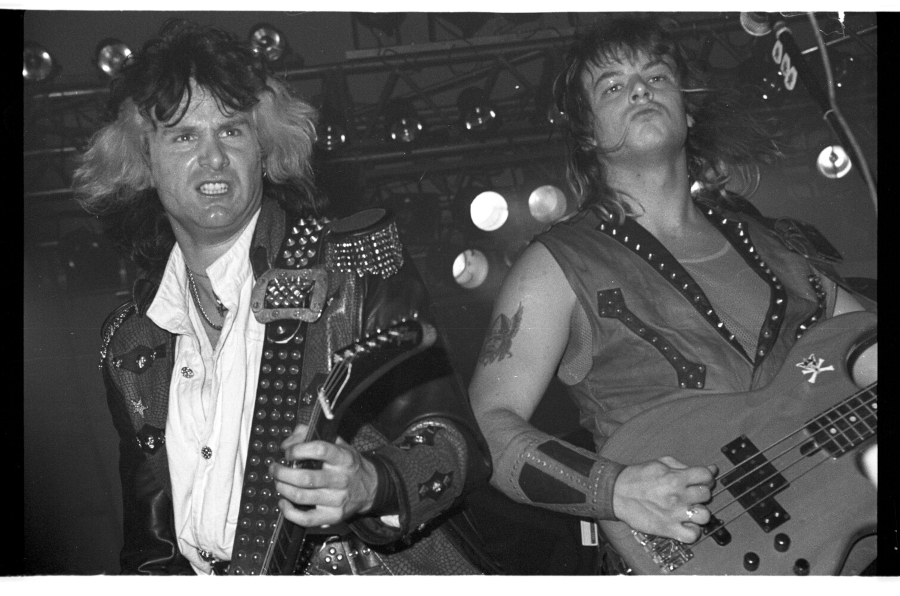 Running Wild_band2
